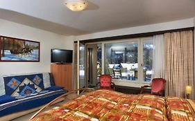 Chavallera Residenza Surlej 9